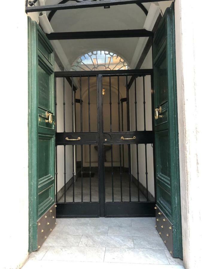 Pantheon Luxury Suite Рим Экстерьер фото